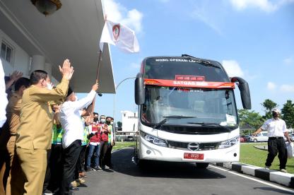 Gubernur Sumut Lepas Keberangkatan Bus Bakti Kesehatan Bermartabat